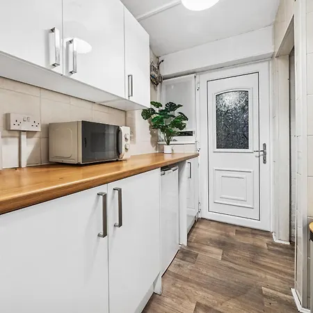 Grovehaus Modern & Spacious 4br House By Altoluxo Short Lets & Serviced With Free Wifi & Parking * Bristol