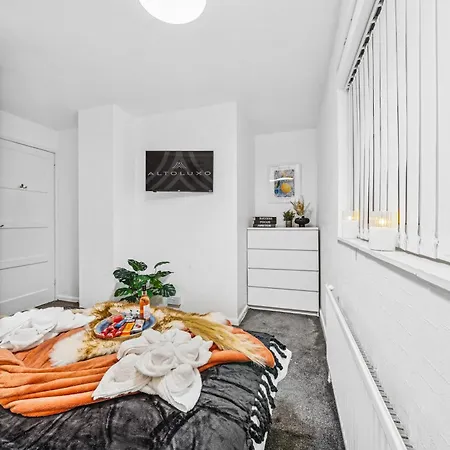 Apartamento Grovehaus Modern & Spacious 4br House By Altoluxo Short Lets & Serviced With Free Wifi & Parking