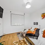 Apartment Grovehaus Modern & Spacious 4br House By Altoluxo Short Lets & Serviced With Free Wifi & Parking Bristol