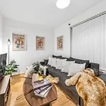 Apartment Grovehaus Modern & Spacious 4br House By Altoluxo Short Lets & Serviced With Free Wifi & Parking *