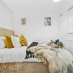 Grovehaus Modern & Spacious 4br House By Altoluxo Short Lets & Serviced With Free Wifi & Parking * Bristol