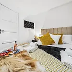 Grovehaus Modern & Spacious 4br House By Altoluxo Short Lets & Serviced With Free Wifi & Parking Apartment Bristol