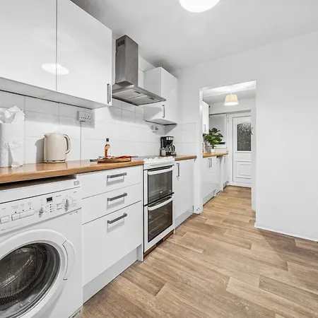 Grovehaus Modern & Spacious 4br House By Altoluxo Short Lets & Serviced With Free Wifi & Parking * Бристоль