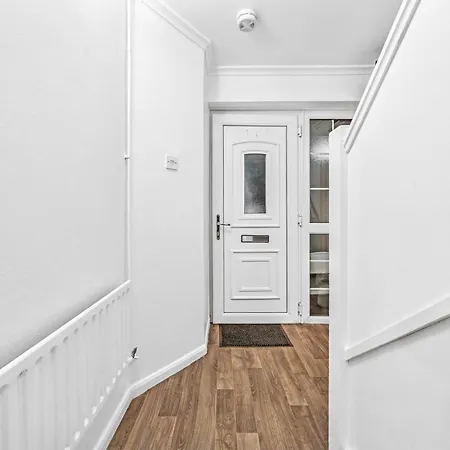 Grovehaus Modern & Spacious 4br House By Altoluxo Short Lets & Serviced With Free Wifi & Parking Бристоль