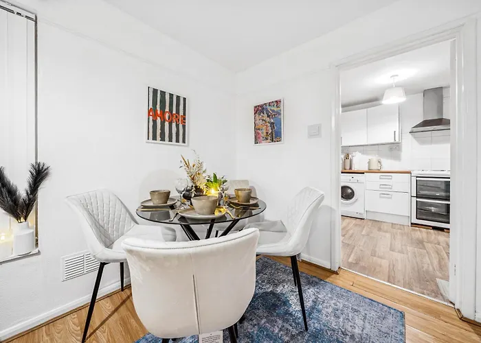 Grovehaus Modern & Spacious 4br House By Altoluxo Short Lets & Serviced With Free Wifi & Parking * Bristol