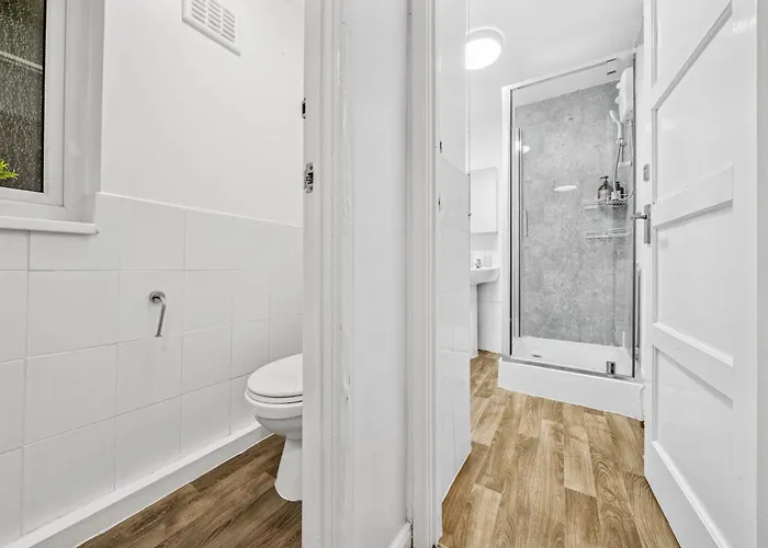 Grovehaus Modern & Spacious 4br House By Altoluxo Short Lets & Serviced With Free Wifi & Parking * Bristol