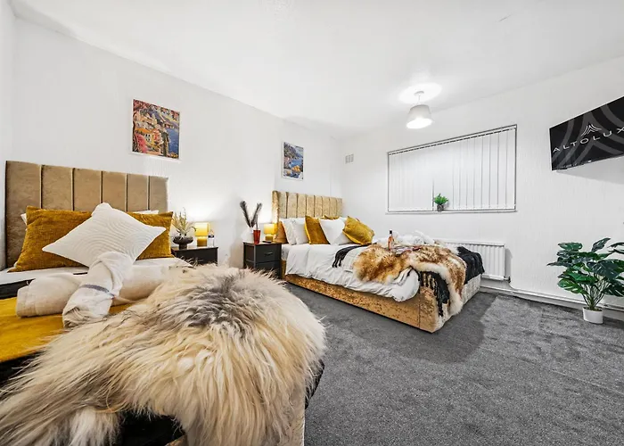 Apartment Grovehaus Modern & Spacious 4br House By Altoluxo Short Lets & Serviced With Free Wifi & Parking