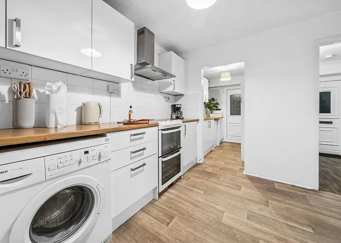 Grovehaus Modern & Spacious 4br House By Altoluxo Short Lets & Serviced With Free Wifi & Parking * Bristol