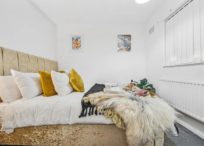 Grovehaus Modern & Spacious 4br House By Altoluxo Short Lets & Serviced With Free Wifi & Parking * Bristol