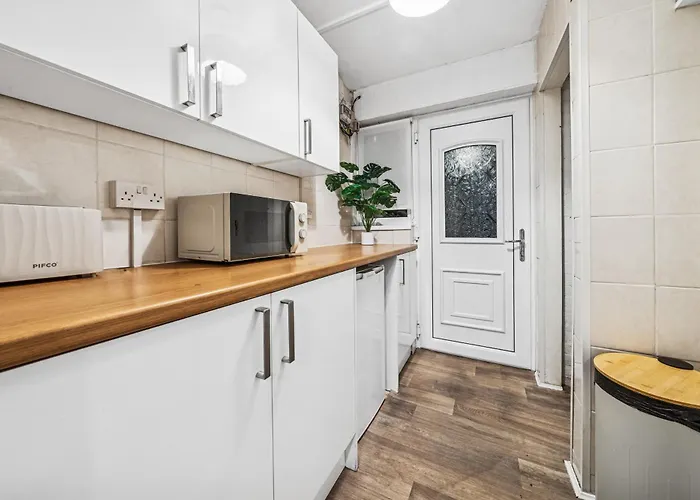 Grovehaus Modern & Spacious 4br House By Altoluxo Short Lets & Serviced With Free Wifi & Parking * Bristol