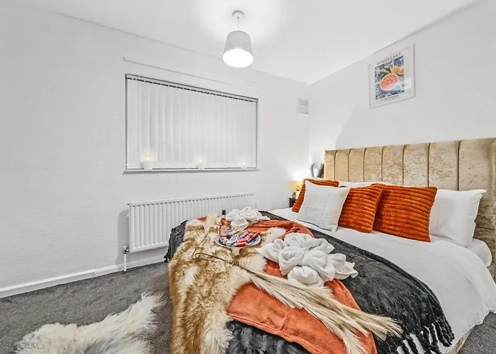 Daire Grovehaus Modern & Spacious 4br House By Altoluxo Short Lets & Serviced With Free Wifi & Parking