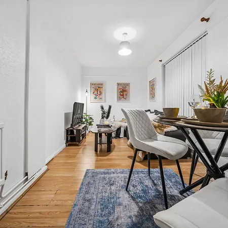 Grovehaus Modern & Spacious 4br House By Altoluxo Short Lets & Serviced With Free Wifi & Parking Apartment Bristol