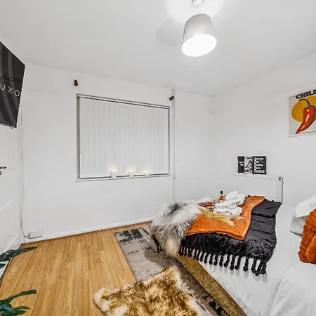 Apartman Grovehaus Modern & Spacious 4br House By Altoluxo Short Lets & Serviced With Free Wifi & Parking Bristol