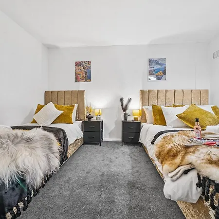 Grovehaus Modern & Spacious 4br House By Altoluxo Short Lets & Serviced With Free Wifi & Parking Apartment Bristol