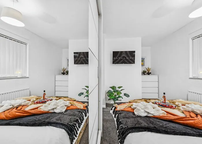 Grovehaus Modern & Spacious 4br House By Altoluxo Short Lets & Serviced With Free Wifi & Parking بريستول