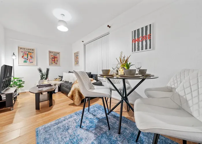 Grovehaus Modern & Spacious 4br House By Altoluxo Short Lets & Serviced With Free Wifi & Parking * بريستول